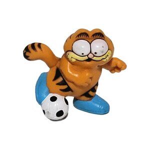 Garfield Playing Soccer PVC Figure Orange Cat Hong Kong 2 1/4" Vintage 1981